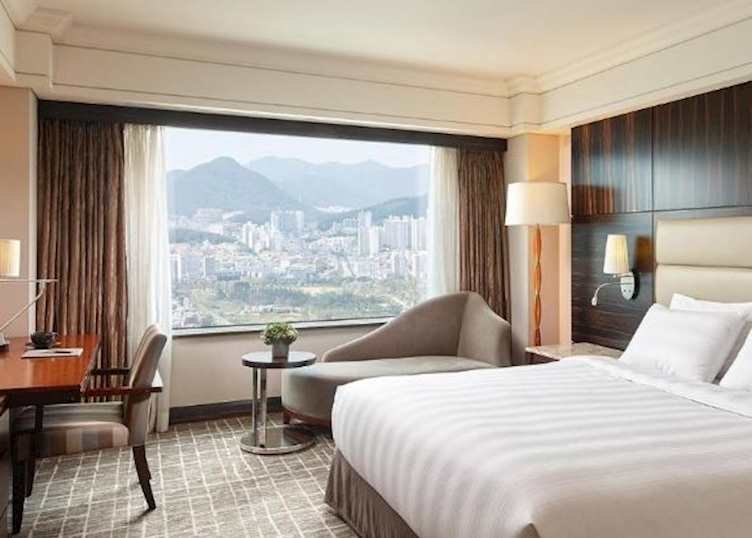 Deluxe room at Busan Lotte Hotel, Busan