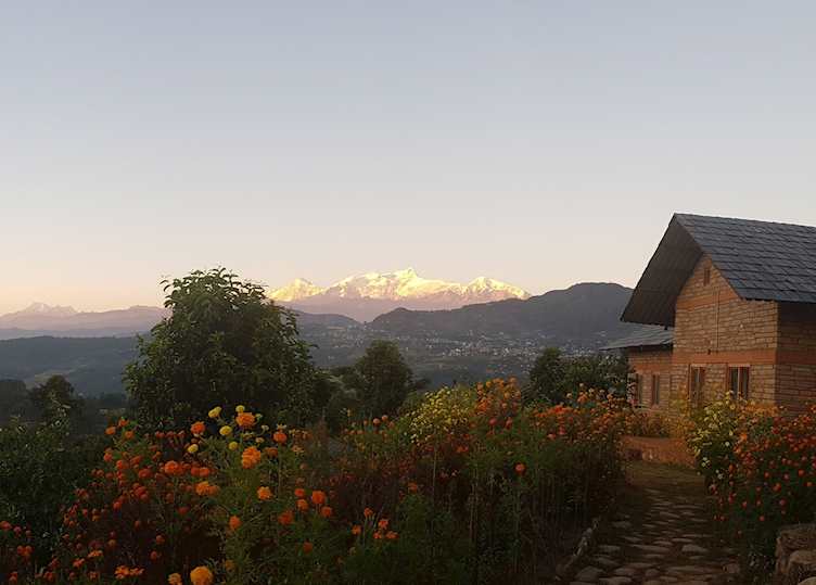 Exterior, Gaun Ghar