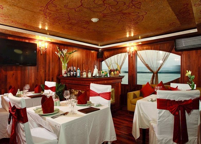 Restaurant on board the Valentine Premium