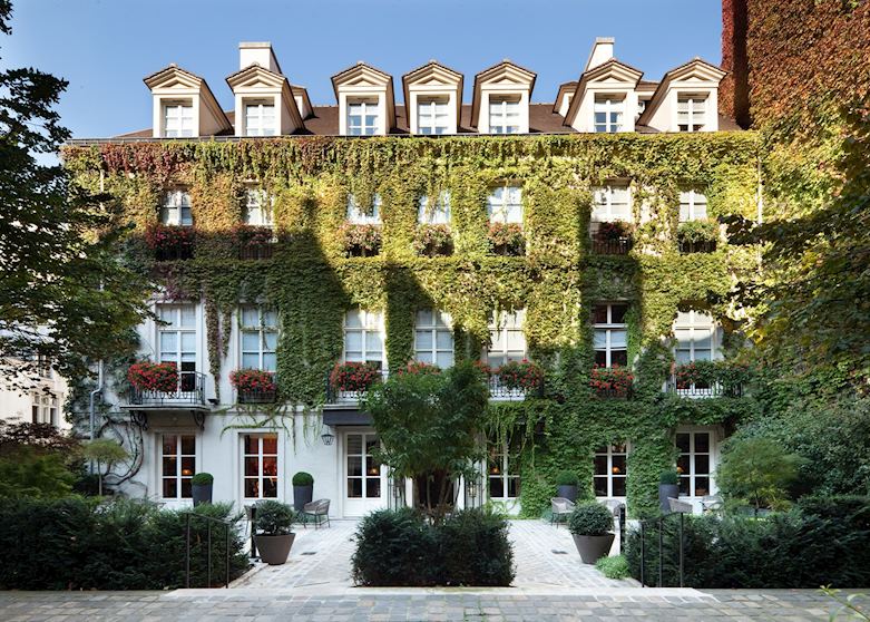 Le Pavillon de la Reine, Paris