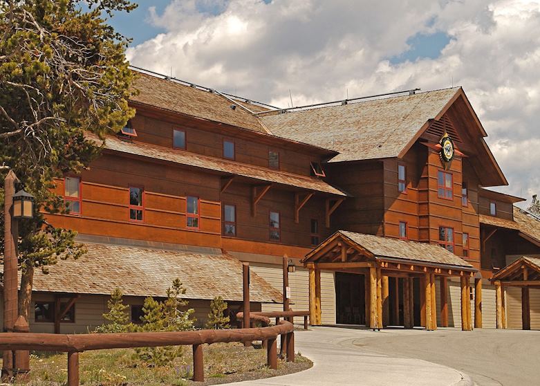 Old Faithful Snow Lodge