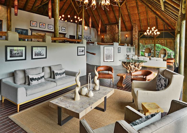 Bayethe Tented Lodge, lounge area