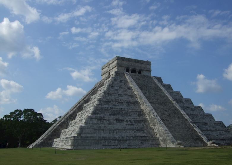 El Castillo, Chichen Itza ruins El Castillo, Chichen Itza ruins