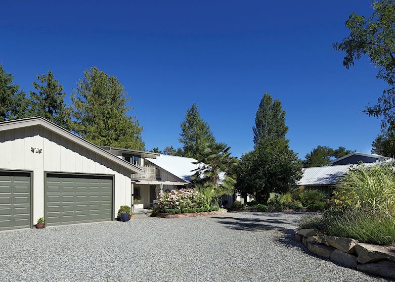 Hedgerow House B&B, Salt Spring Island Hedgerow House B&B, Salt Spring Island