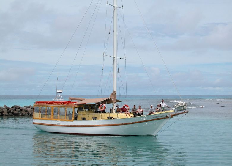 Boat trip, island hopping in Seychelles Boat trip, island hopping in Seychelles