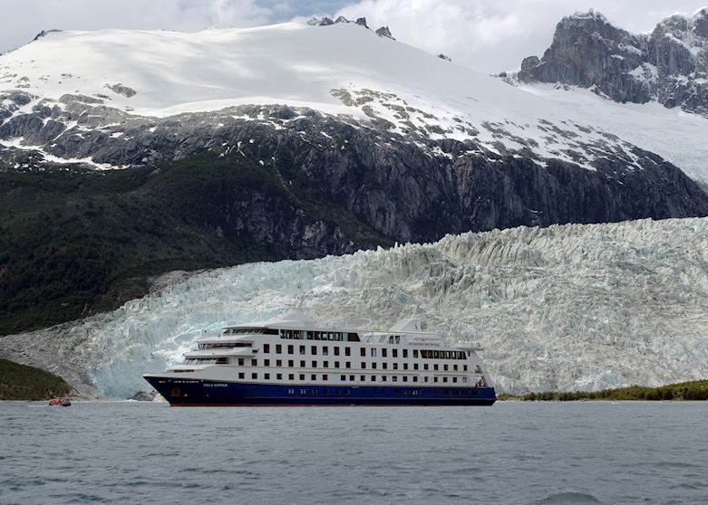 MV Stella Australis MV Stella Australis