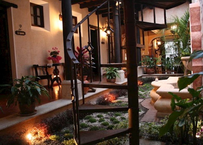 Hotel D'Leyenda, Antigua