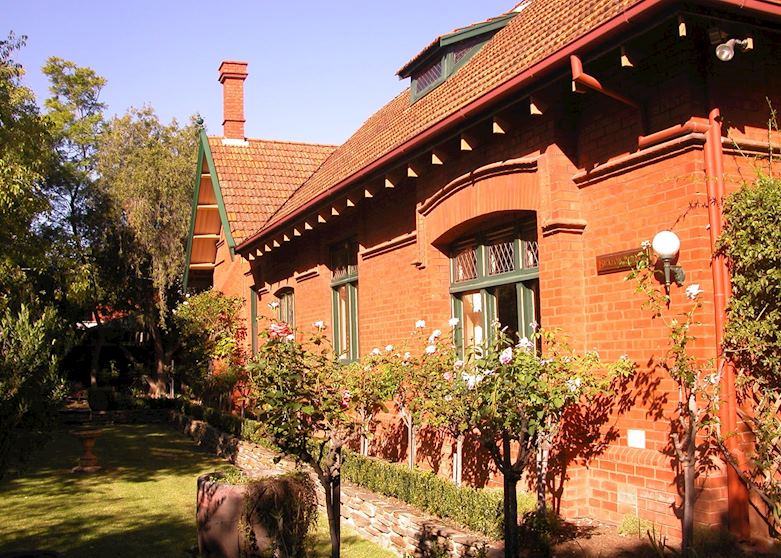 Buxton Manor, Adelaide