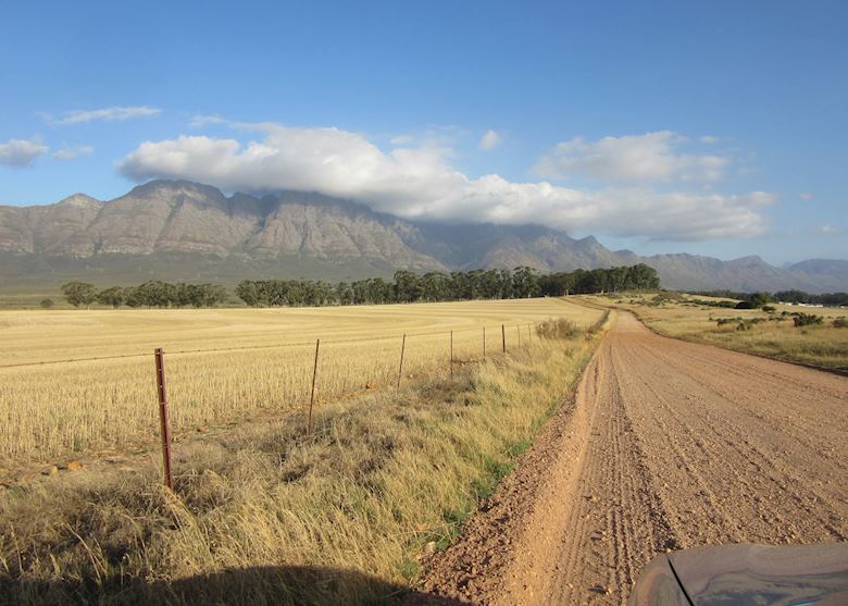 On the road to Bartholomeus Klip Farmhouse On the road to Bartholomeus Klip Farmhouse