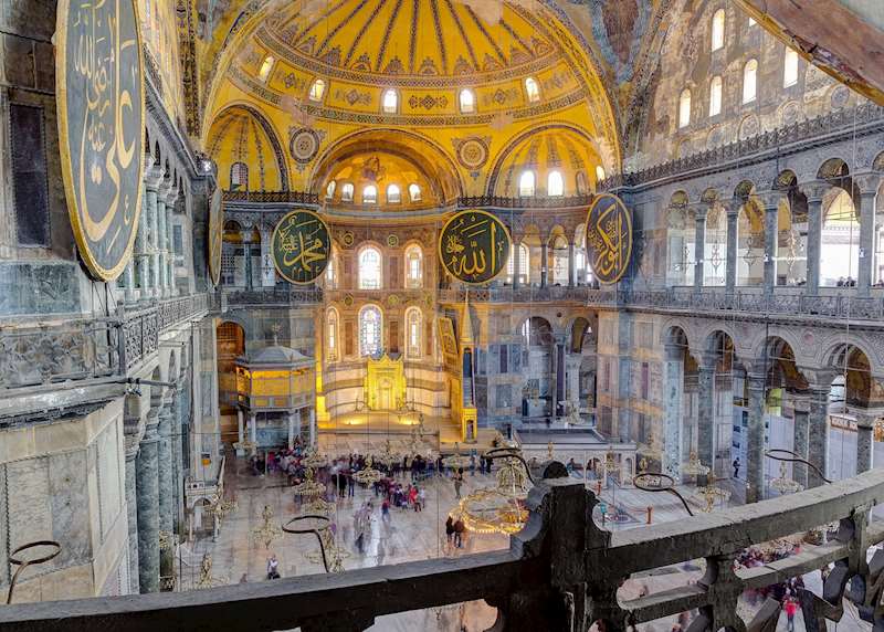 An insider’s guide to Istanbul, from the Hagia Sophia to fried-fish sandwiches