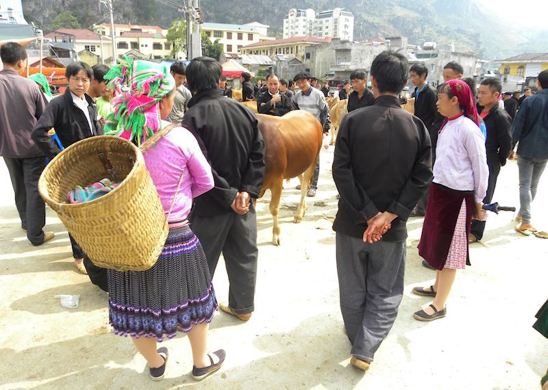 Black Hmong at Meo Vac market