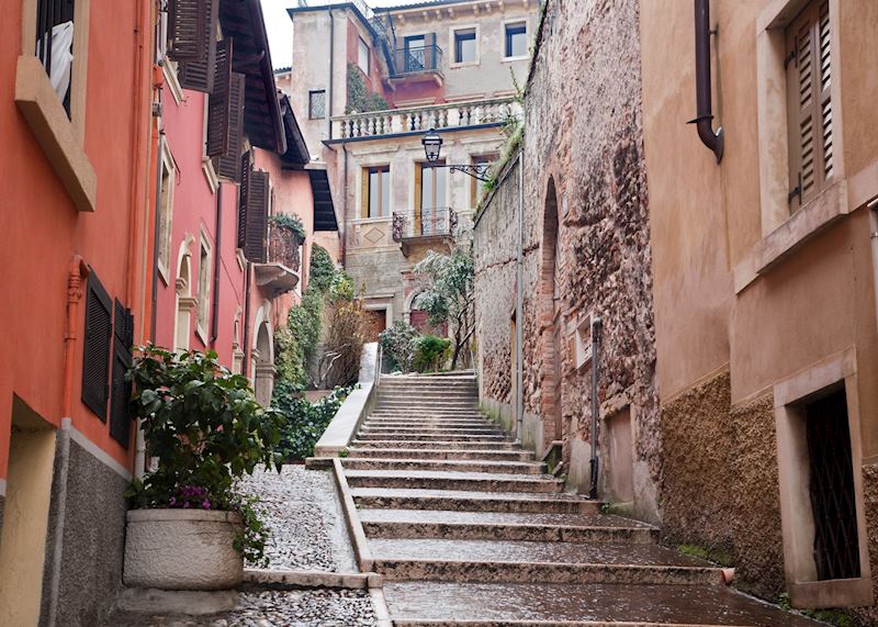 Ascent on Castel San Pietro, Verona