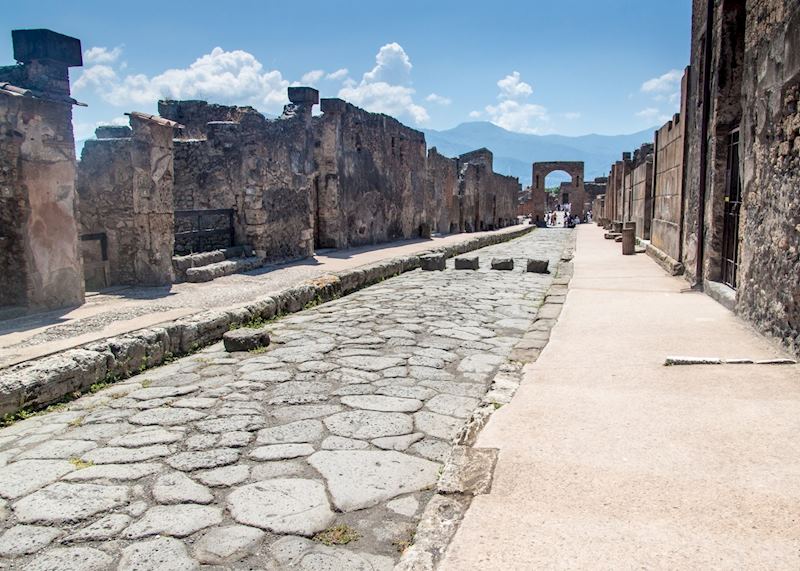 Cobbled street and ruins, Pompeii