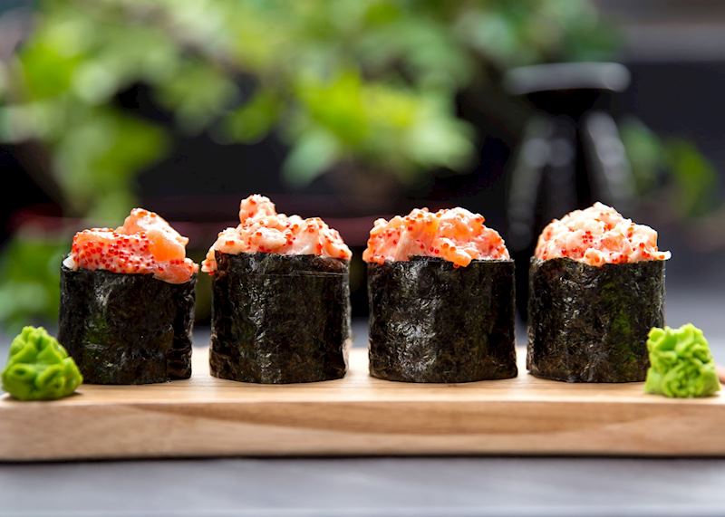 Sushi Gunkan mako with crab and salmon