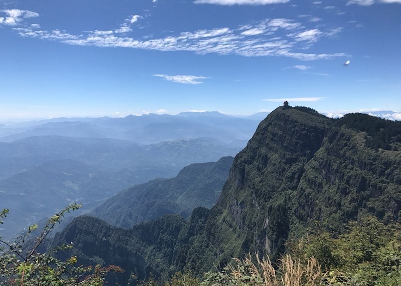Views from the summit of Emei Shan