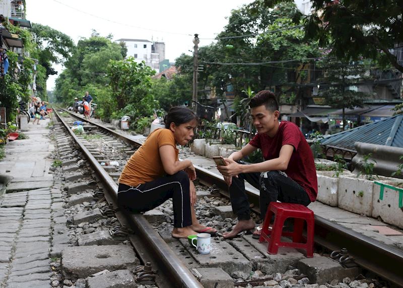 LIfe along the railway tour, Hanoi