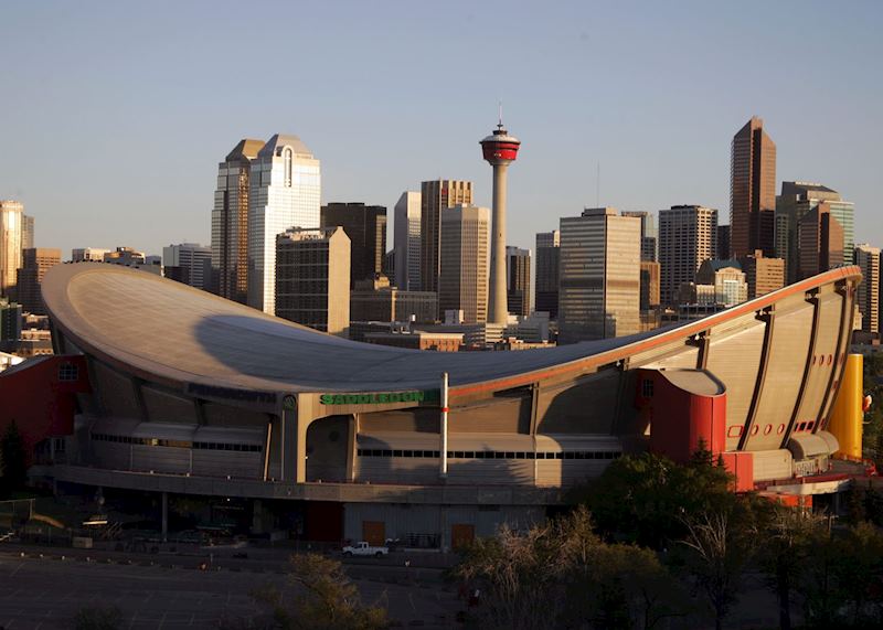 Calgary skyline and Saddledome