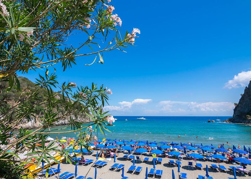 Negombo beach, Ischia