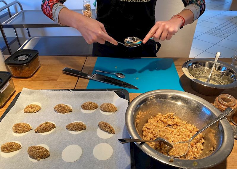 Molding the Lebkuchen