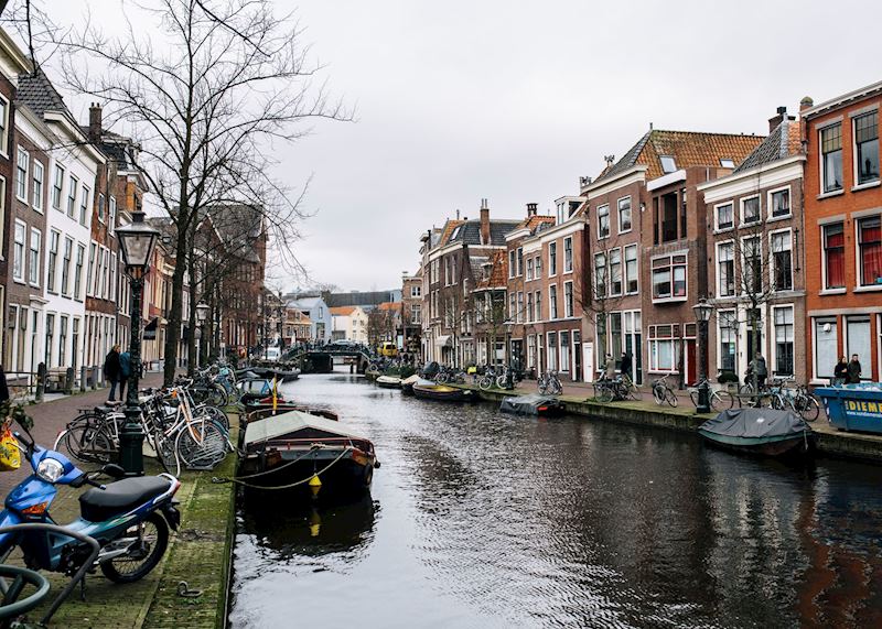 A Leiden canal