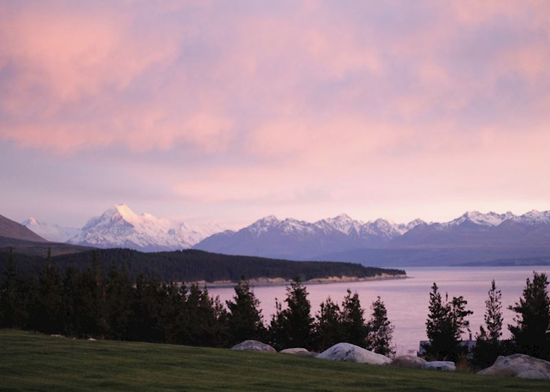 Sunrise, Mount Cook Lakeside Retreat