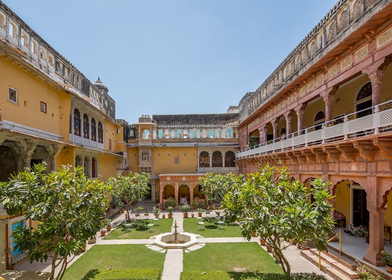Exterior, Chanoud Garh
