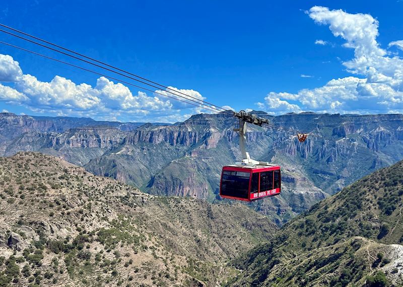 Cable car in Parque Barrancas