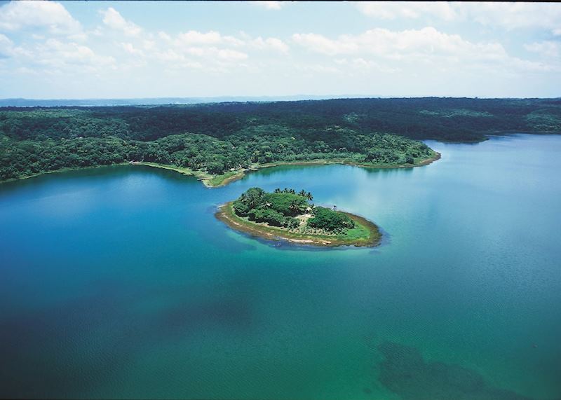 Lake Peten Itza, Flores