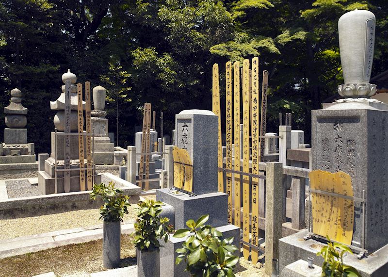 Buddhist graves