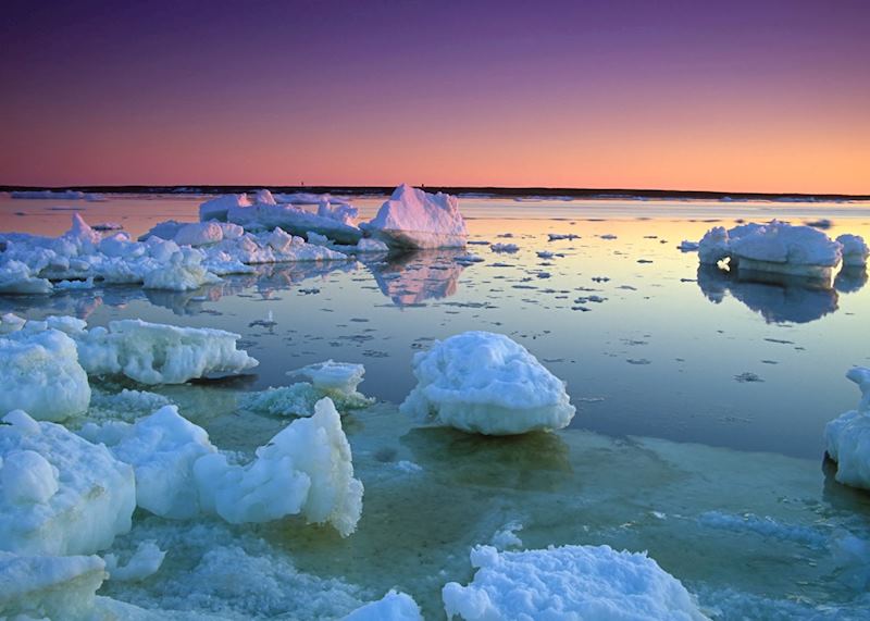 Ice flows at Cape Merry, Churchill