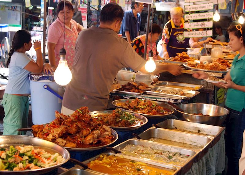 Freshly cooked food at street stalls in Bangkok