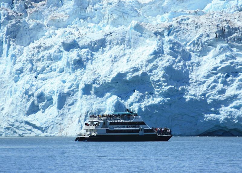 Glacier cruising, Kenai Fjords National Park