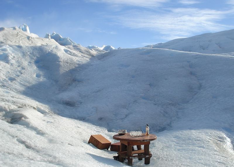 Enjoy a nice whisky after your trek on the glacier