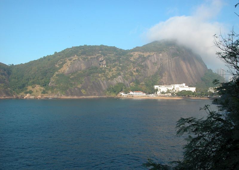 Pista Claudio Coutinho walk at the base of Sugarloaf Mountain, with views to Urca district