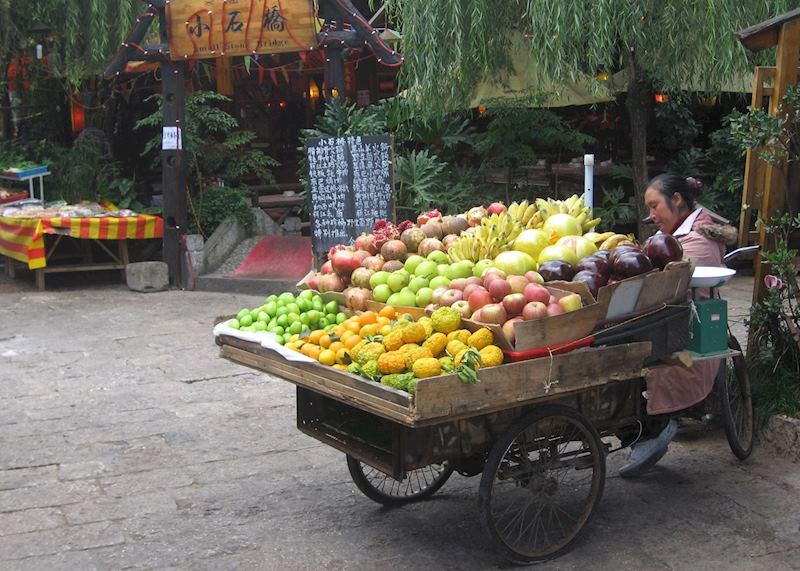Fruit seller, Lijiang Old Town