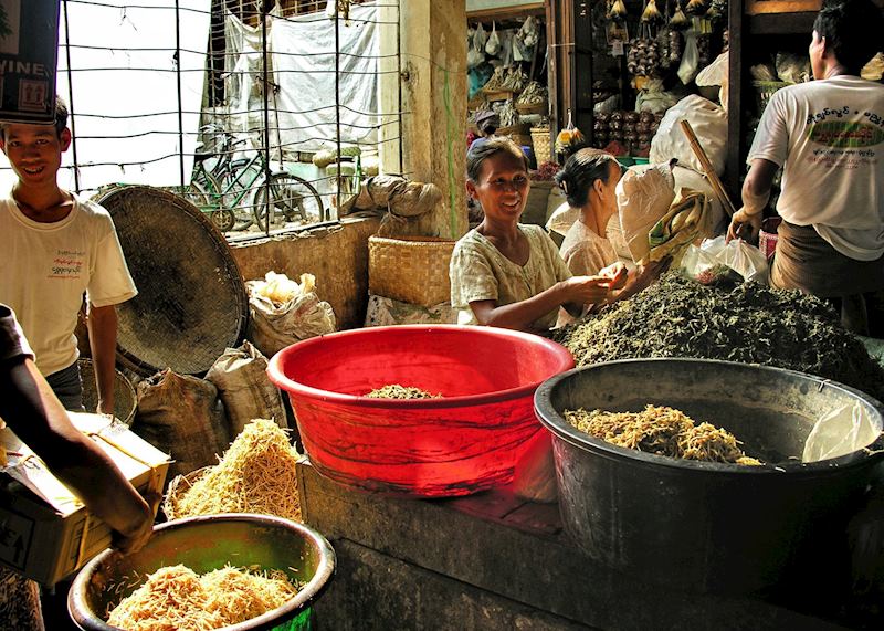 Spice sellers at Kalaw market