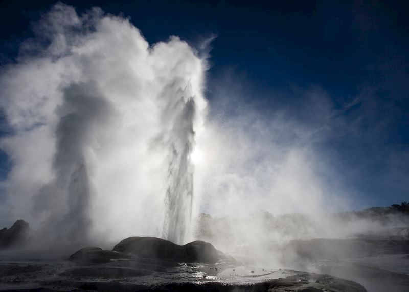 Pohutu geyser, Rotorua