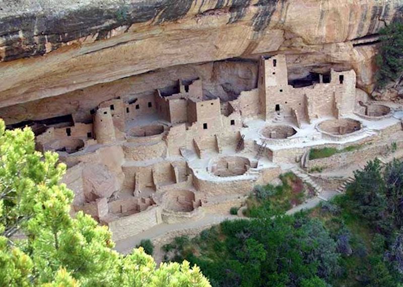 Ancestral Puebloan builldings in Mesa Verde National Park