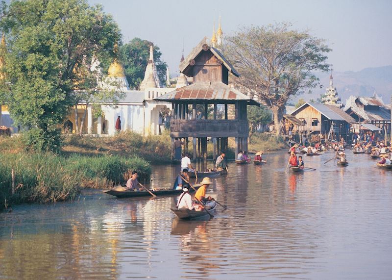 Daily life on Inle Lake, Burma (Myanmar)