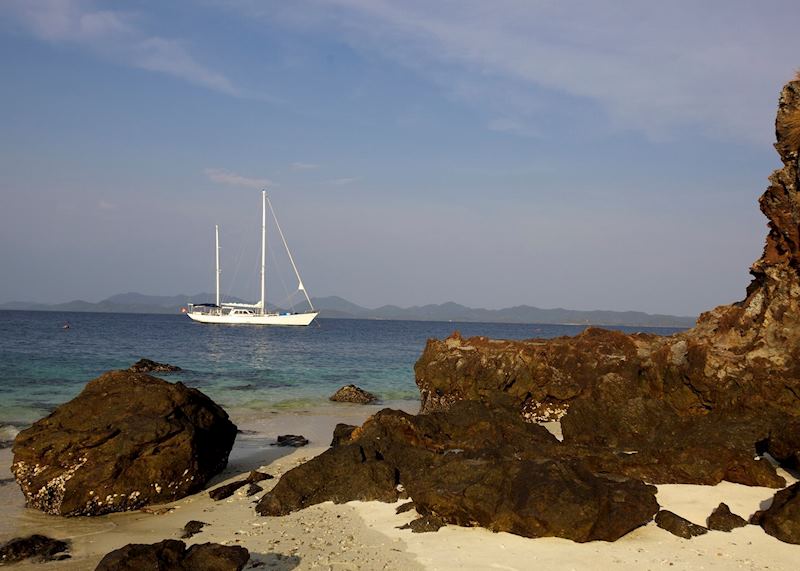 Meta IV yacht on the Mergui Archipelago
