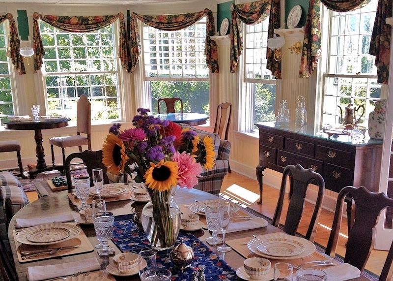 The conservatory dining room, The Inn at Ormsby Hill, Manchester Village