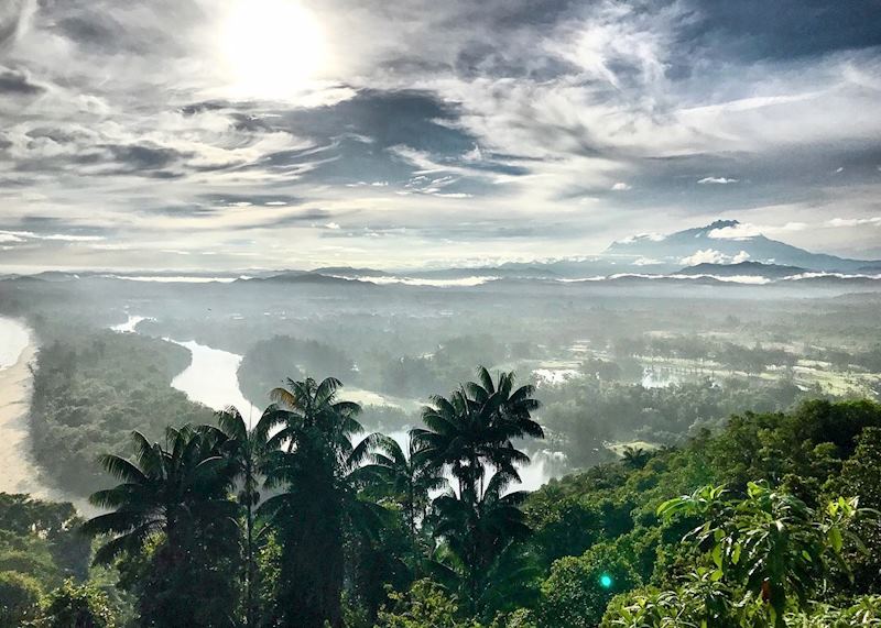 View from sunrise breakfast walk at Shangri-La Rasa Risa