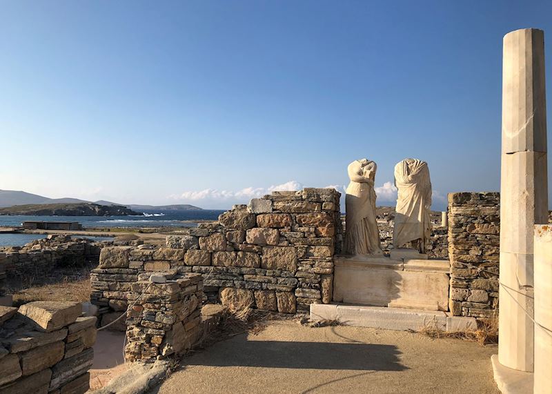 Statue of a husband and wife, Delos