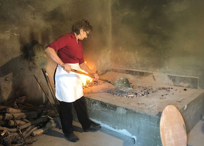 Traditional soparnik cooking, Gata