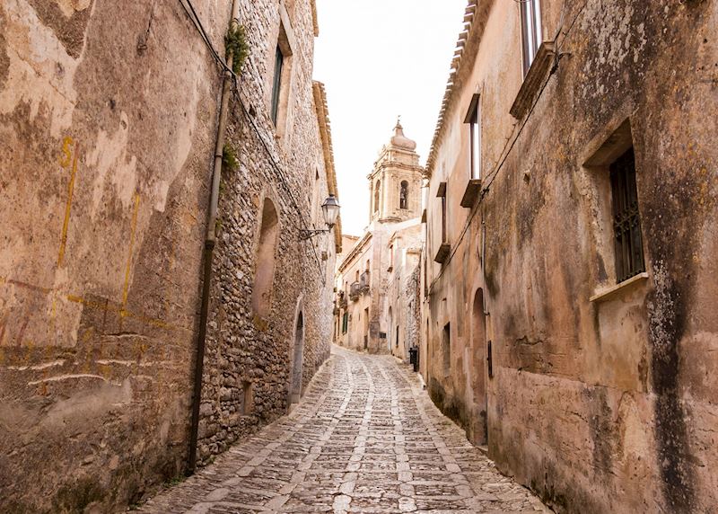 Alley of Porphyry, Erice
