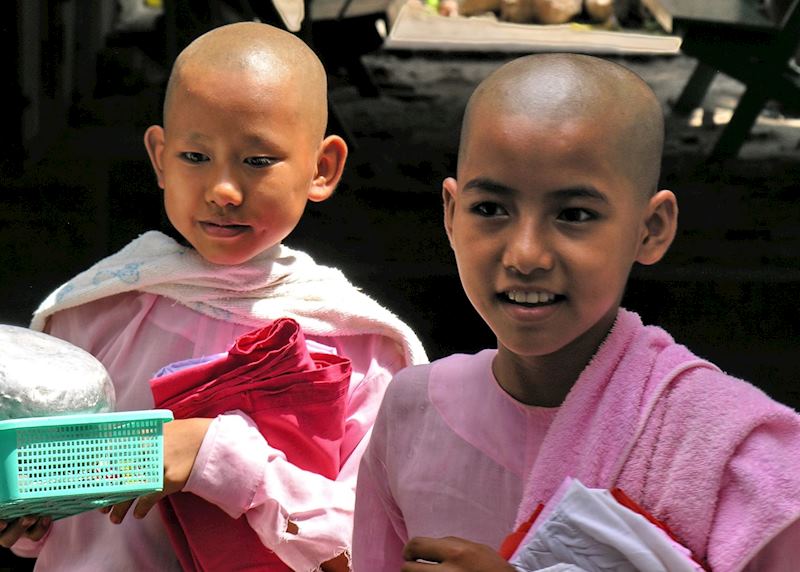 Novice nuns, Sagaing